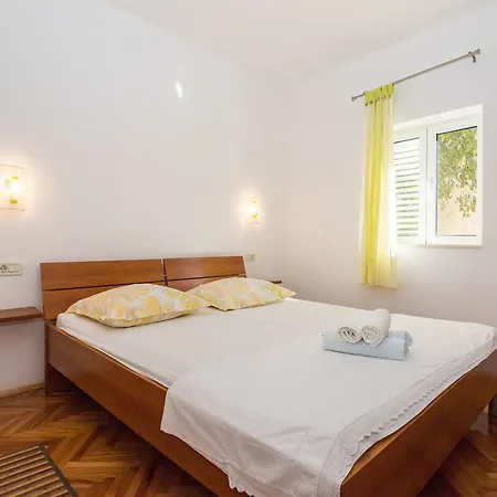 Antonija Apartment Drvenik (Split-Dalmatia)