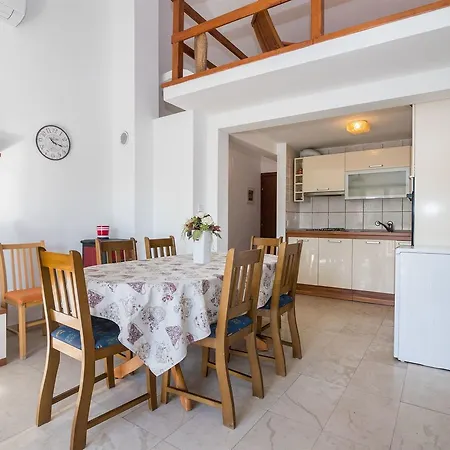 Apartment Antonija Drvenik (Split-Dalmatia)