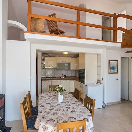 Apartment Antonija Drvenik (Split-Dalmatia)